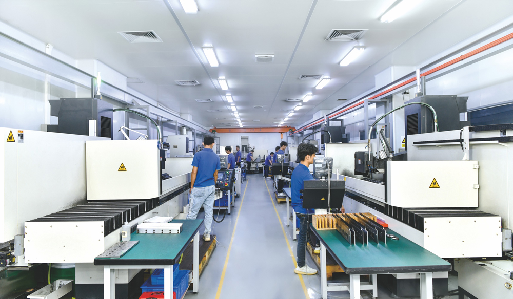  新年伊始東莞企業(yè)馬力全開(kāi)趕訂單搶市場(chǎng)，企業(yè)家和市政協(xié)委員呼吁 高層次人才需求大 招聘難瓶頸待破解